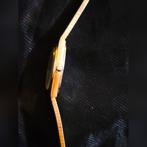 LOT OF 2 - Vintage Seiko Quartz Women's watches - Needs batteries - Picture 9 of 12